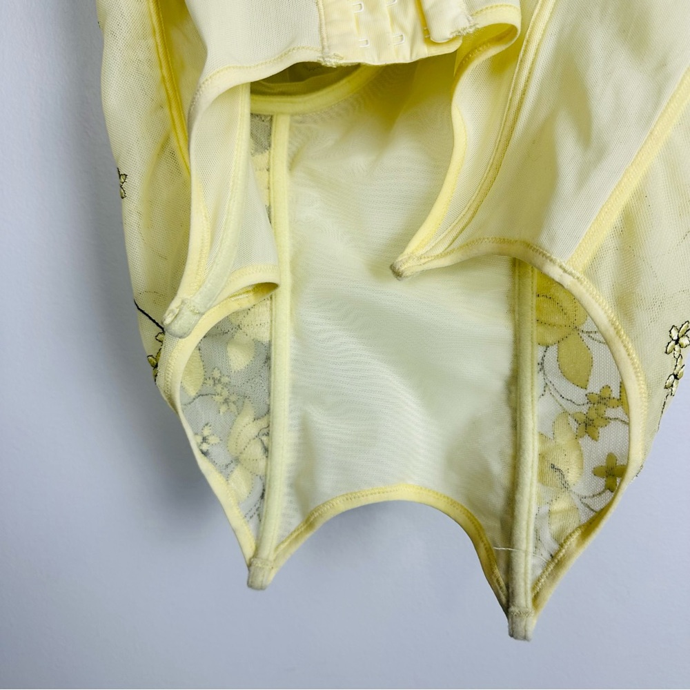 Scarlett Yellow and Black Floral Lace Bustier Bra Size 38E - Picture 6 of 12